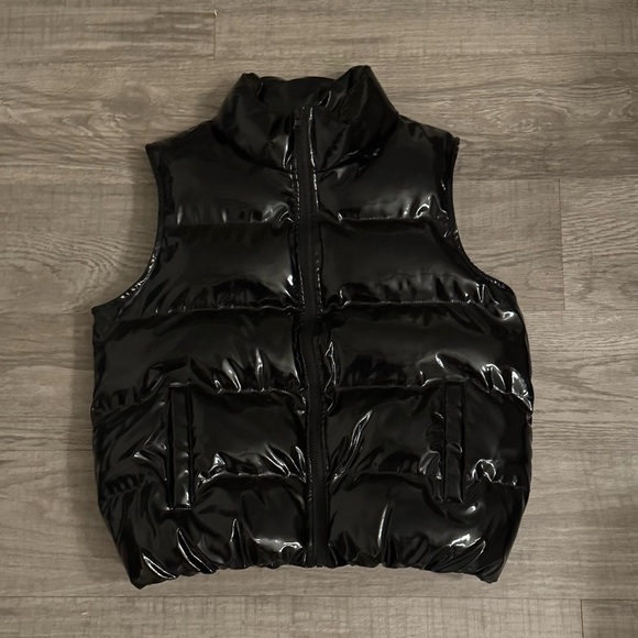 NWT BB Dakota Steve Madden Black Cloud Shine Puffer Vest Size Small - Picture 2 of 9